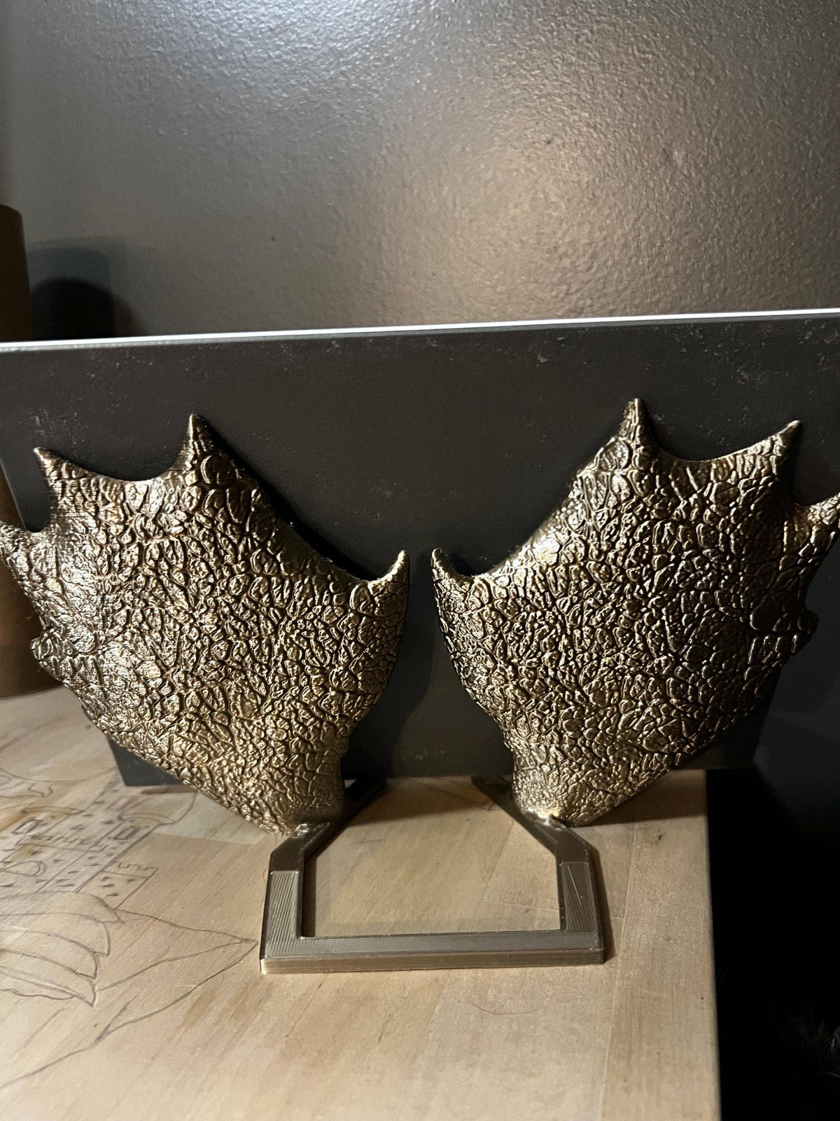 Dragon Wing Kindle/Book Stand