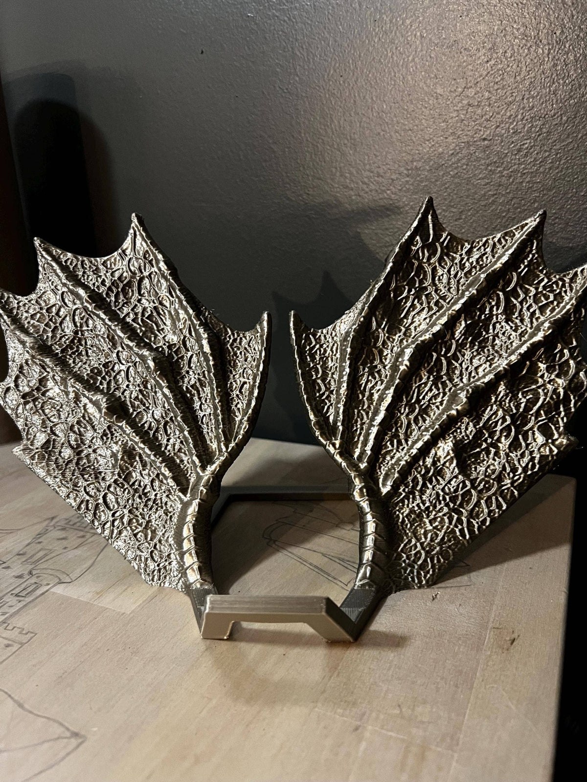 Dragon Wing Kindle/Book Stand