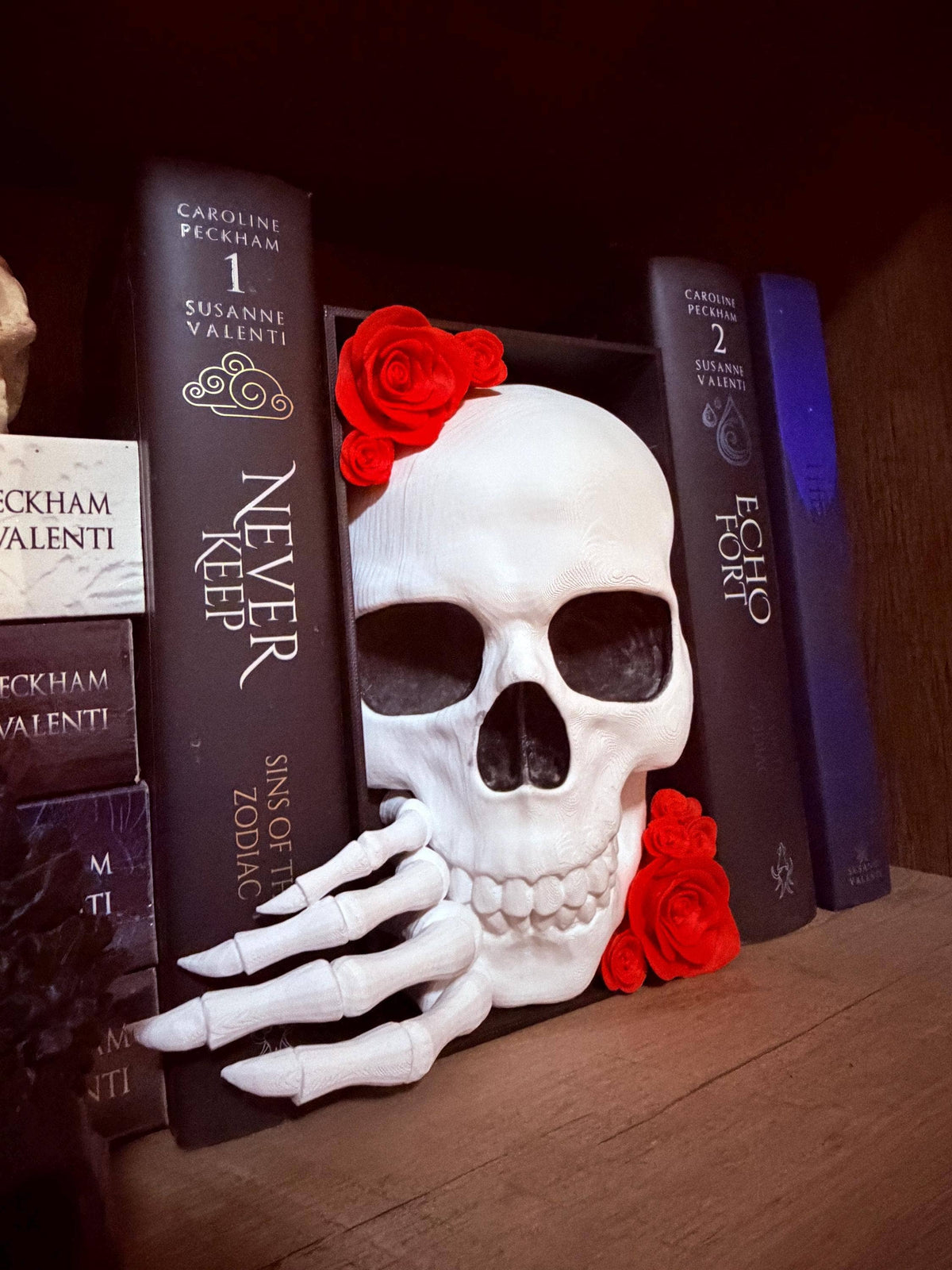 3D Printed Skull and Roses Bookend