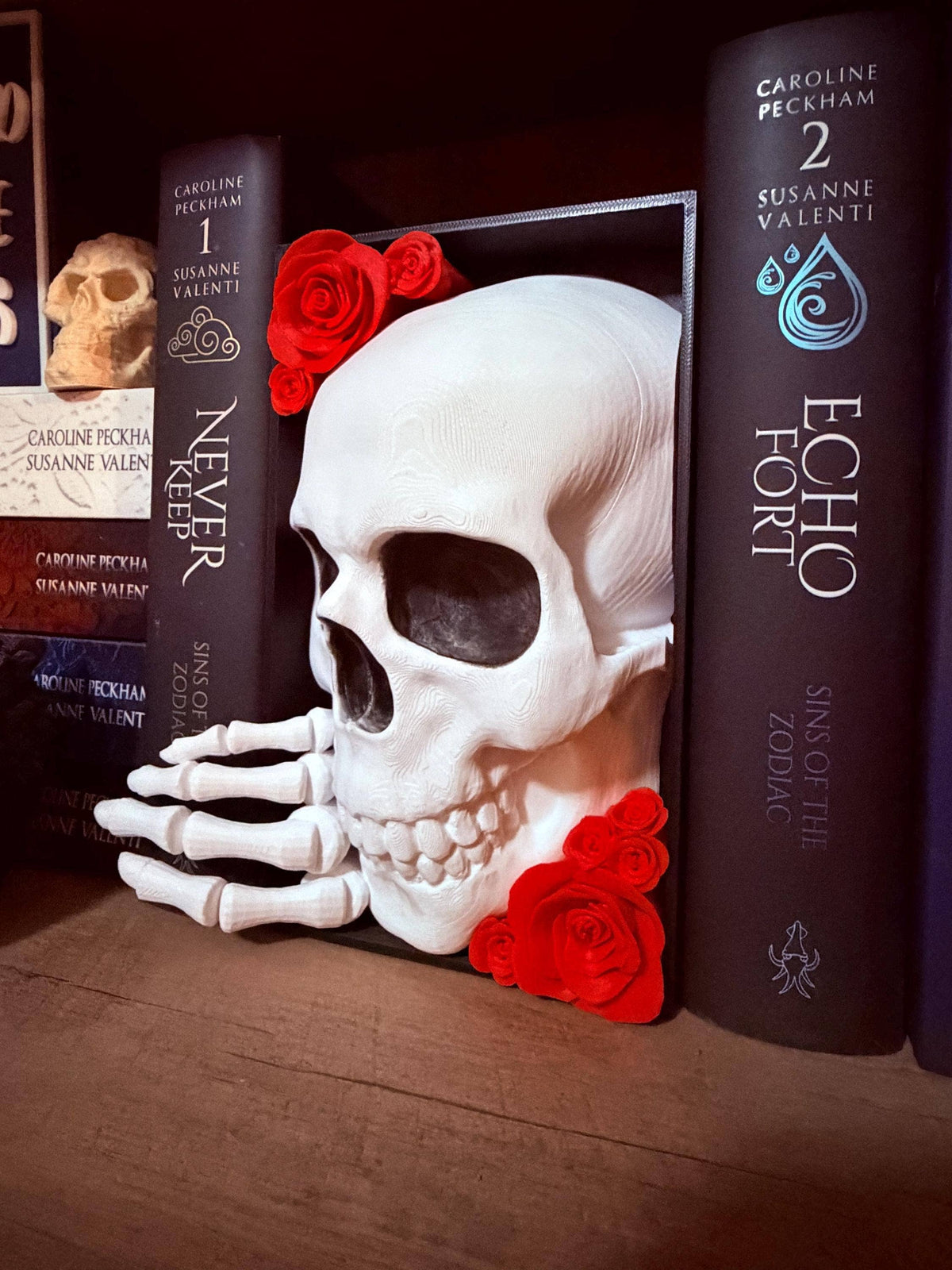 3D Printed Skull and Roses Bookend