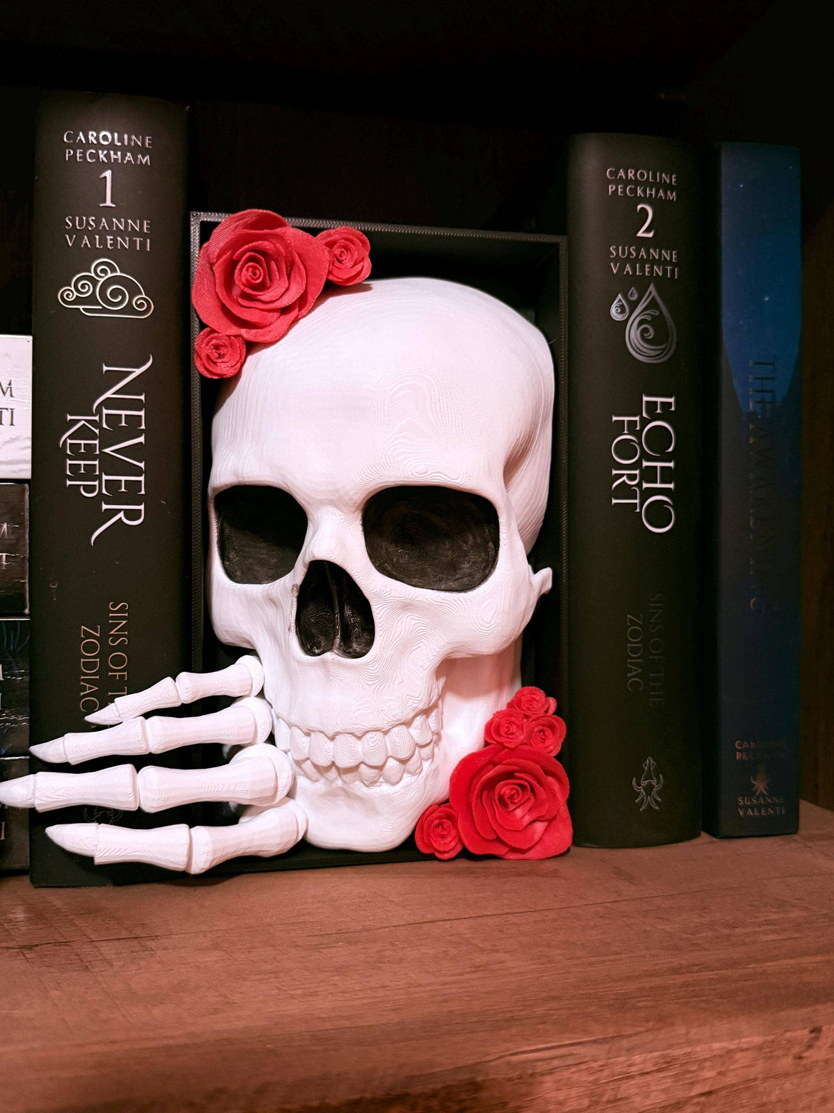 3D Printed Skull and Roses Bookend